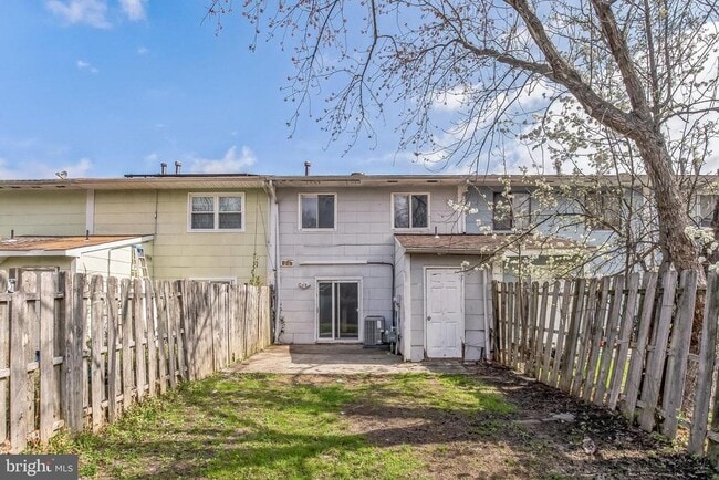 Building Photo - 63 Villanova Ct