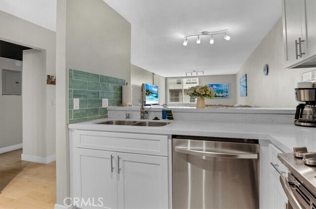 Building Photo - 1140 E Ocean Blvd