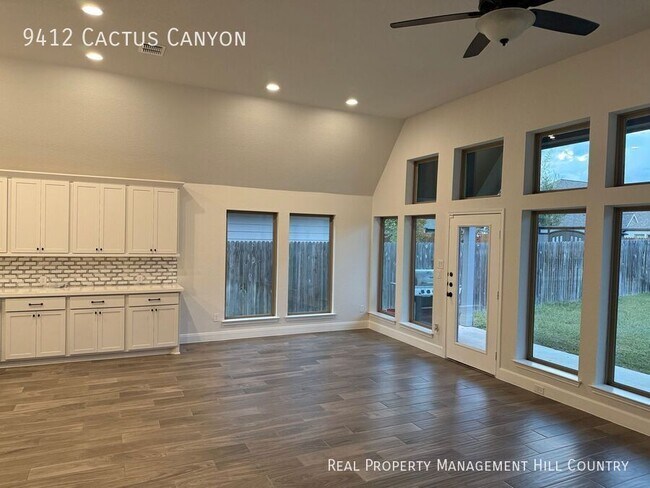 Building Photo - 9412 Cactus Canyon