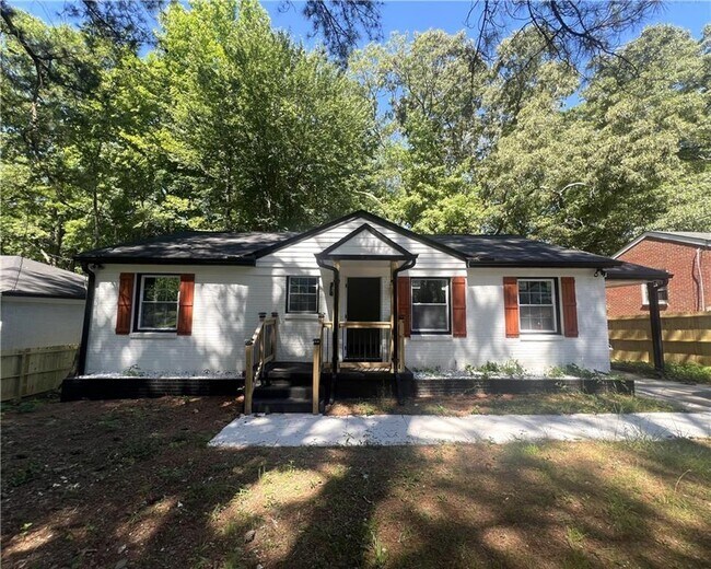 Building Photo - 2545 Plantation Dr
