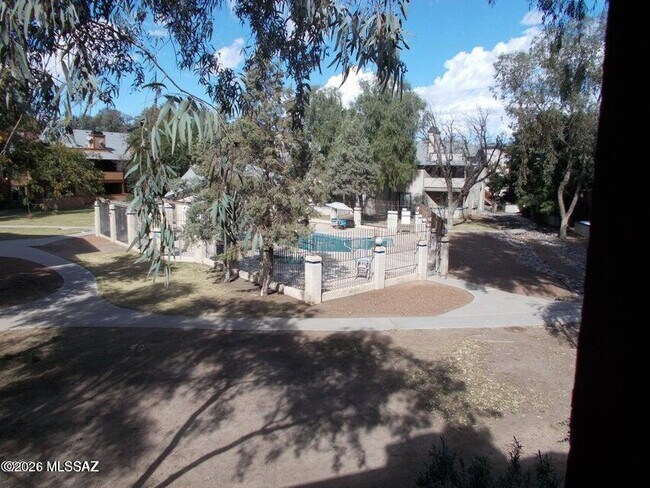 Building Photo - 5664 S Wood Crest Dr