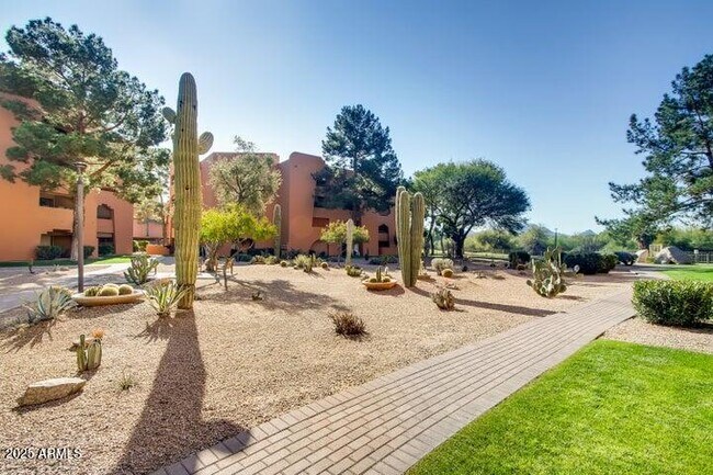 Building Photo - 4303 E Cactus Rd