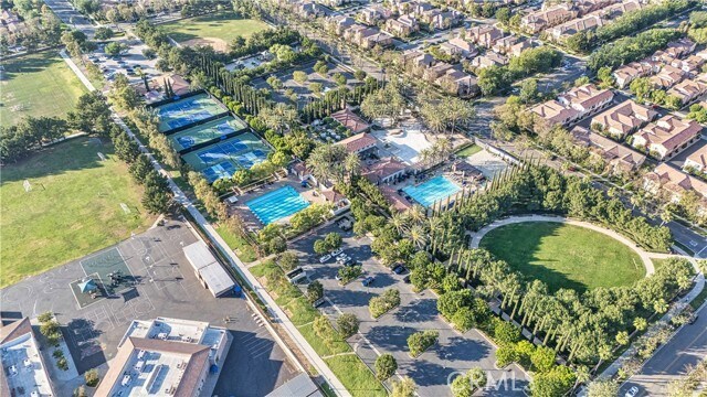 Building Photo - 94 Chantilly