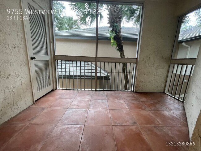 Building Photo - 9755 Westview Dr