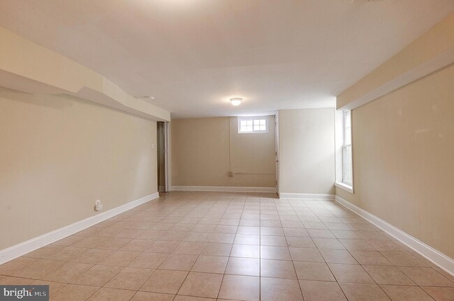 Building Photo - 1300 N Taylor St