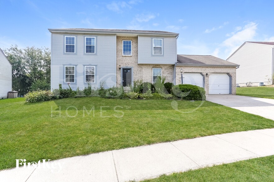 Building Photo - 81 Roxbury Dr