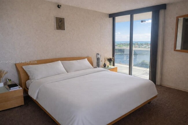 Building Photo - 20505 E Country Club Dr