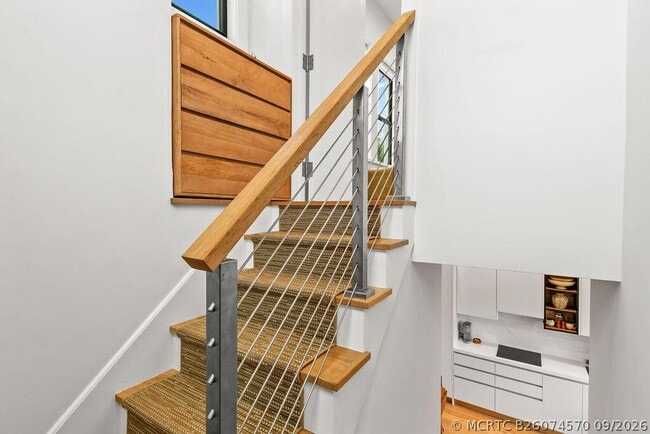Building Photo - 226 Oleander Ave