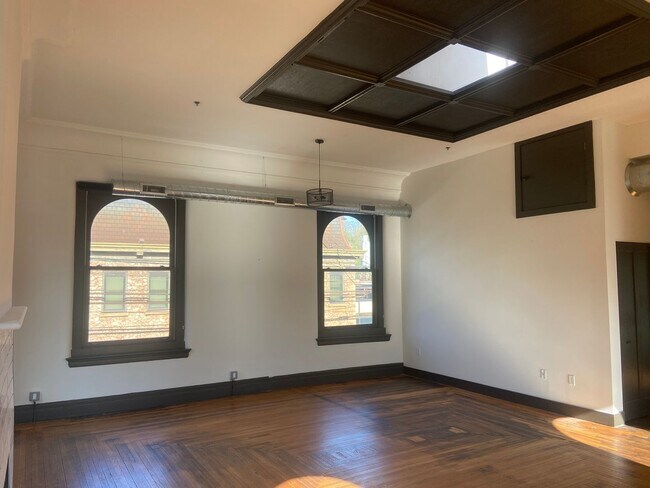 Building Photo - Simon Silk Mill - Building E - Residential