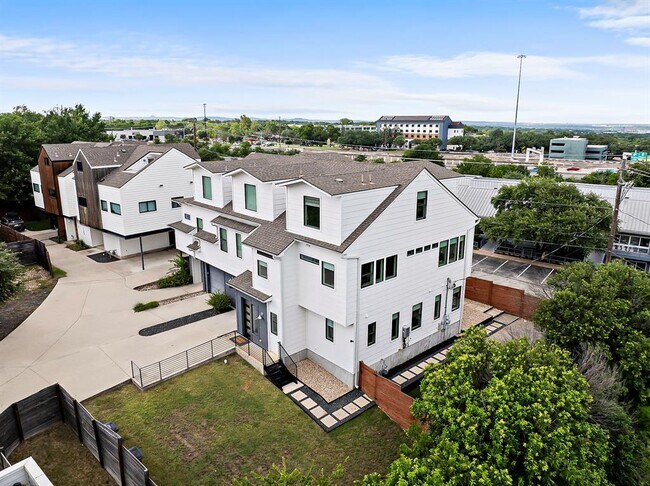 Building Photo - 1104 Marcy St