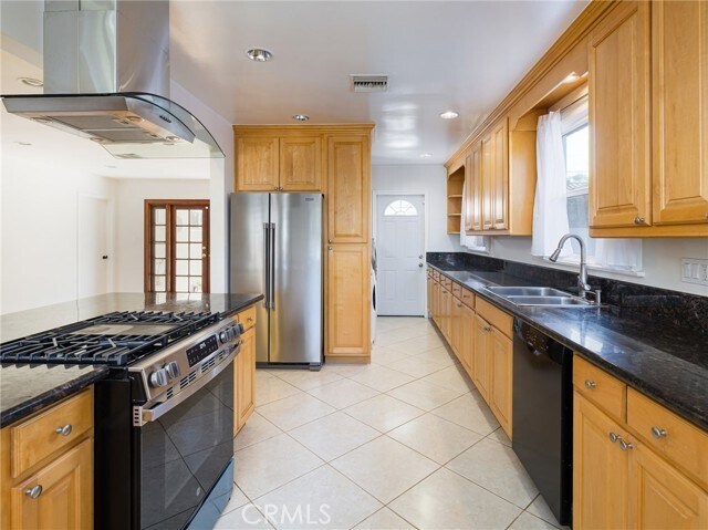 Building Photo - 7024 Alverstone Ave