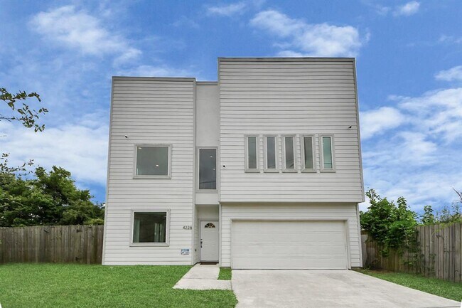 Building Photo - 4228 Bellfort Ave