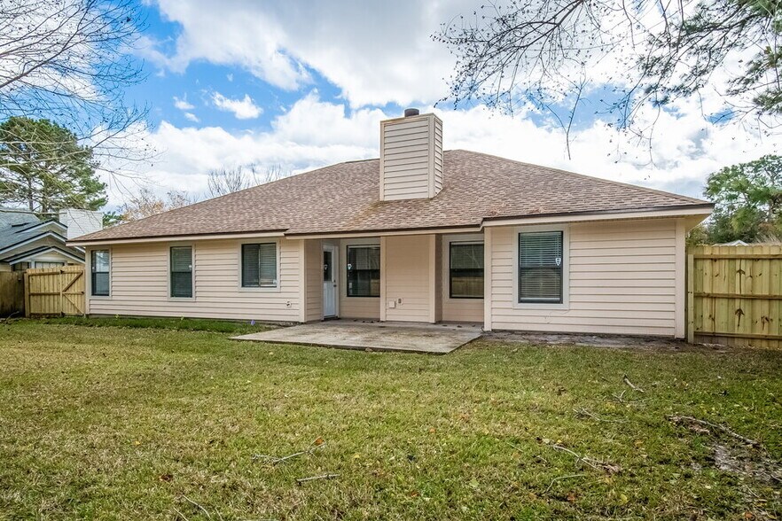 Building Photo - 3413 Deerfield Pointe Dr