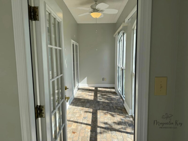 Building Photo - 400 Willow Green Dr