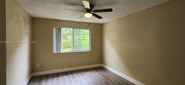 Building Photo - 4151 N Haverhill Rd