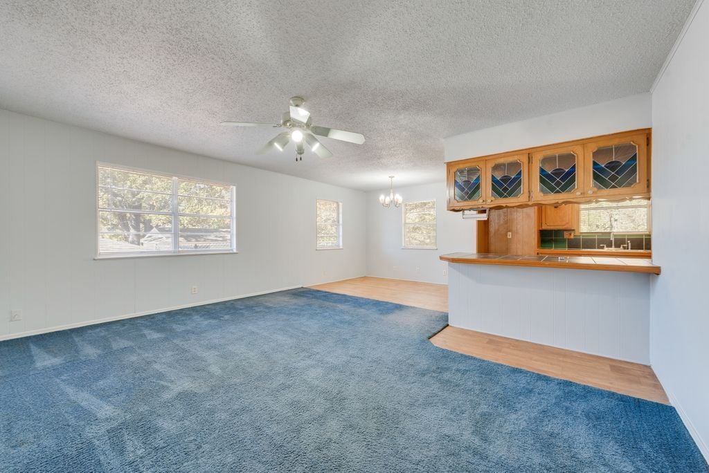 Building Photo - 1331 Crestview Dr