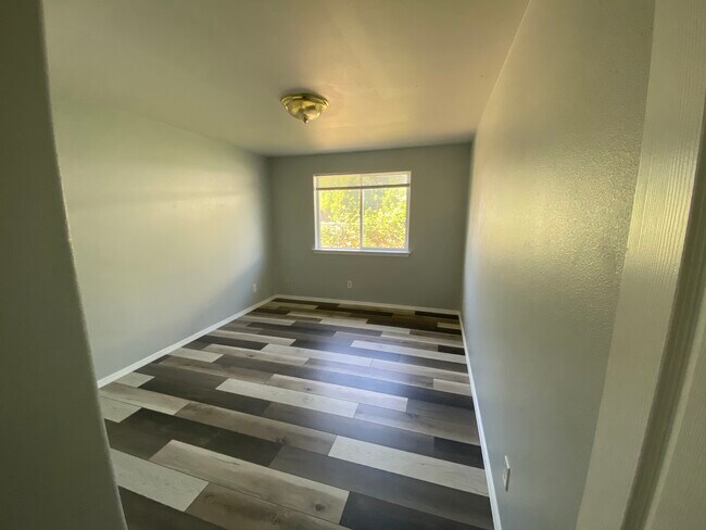 Bedroom 2 - 1107 Niantic St