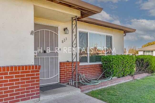 Building Photo - Stylishly Updated Home with Modern Kitchen and Fresh Flooring in Manteca