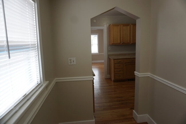 Building Photo - Cute Bungalow in Established Lakewood Neighborhood!