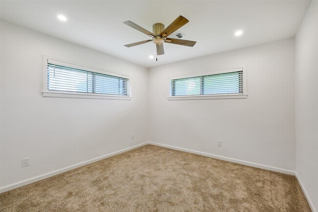 Building Photo - 3605 Longherridge Dr