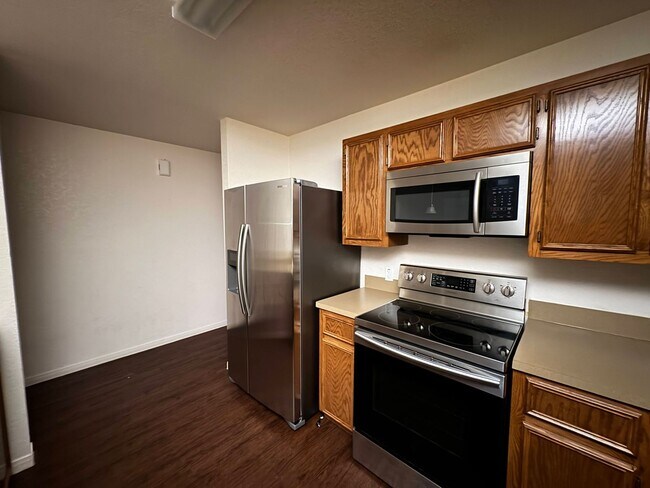 Building Photo - 4707 Waterproof Dr