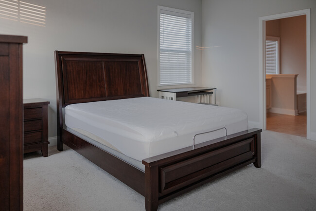 Downstairs master bedroom - 8079 Ronda Drive