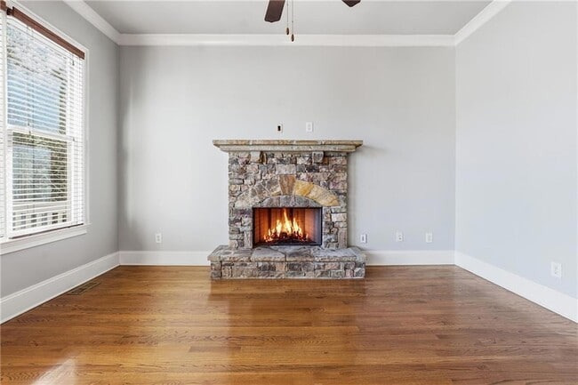 Building Photo - 6437 Blue Water Dr