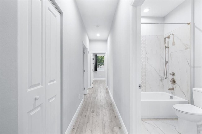 Building Photo - 1505 E North Bay St