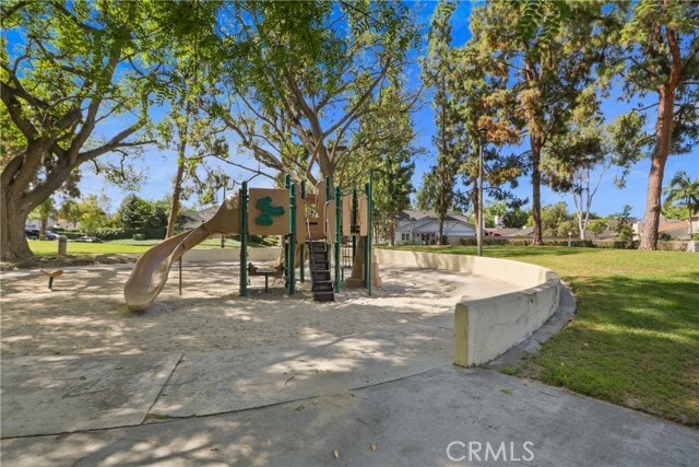 Building Photo - 63 Wildwood