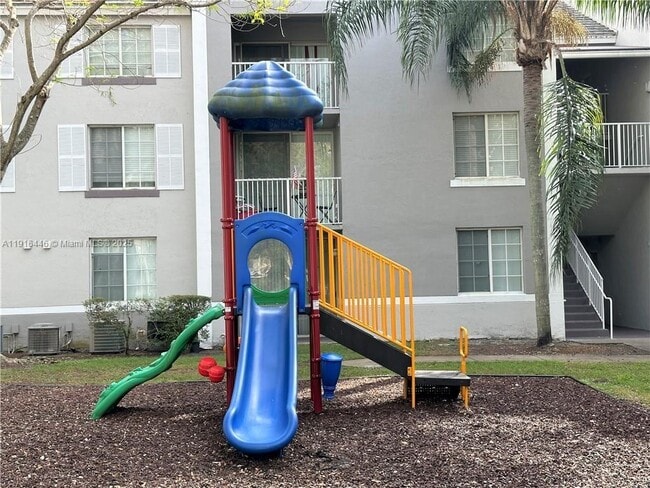 Building Photo - 777 SW 111th Way