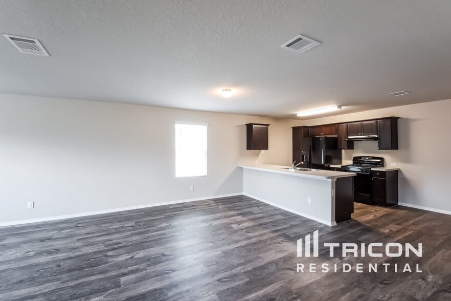 Building Photo - 9725 Marbach Brk
