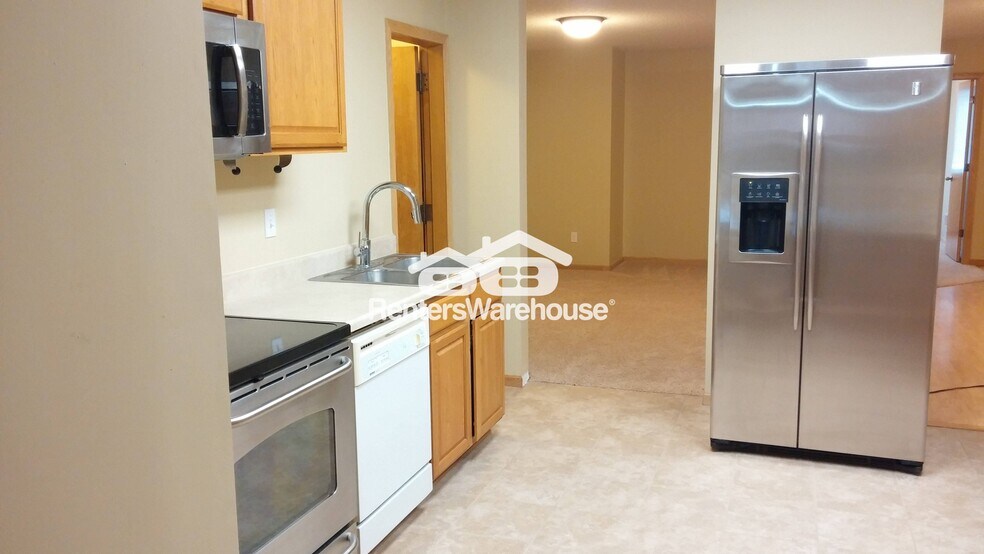 Building Photo - 127 S Cedar St