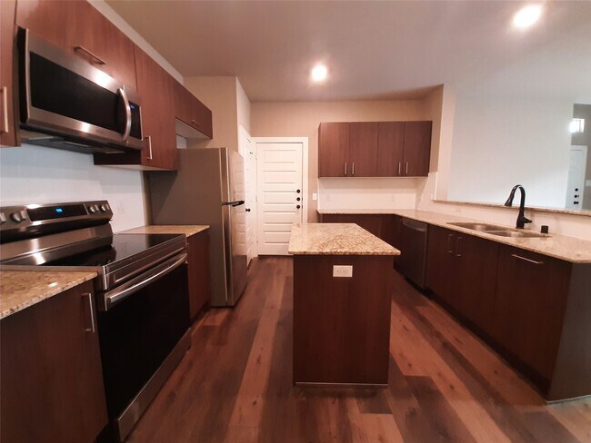 Building Photo - 9733 Grosbeak Ln