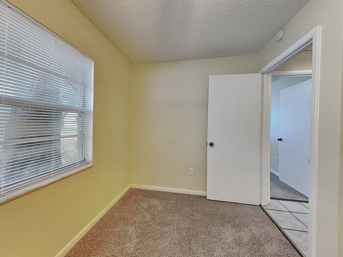 Building Photo - 216 Carla Ann Ct