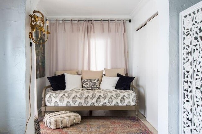 Building Photo - 717 Forest Hill Blvd