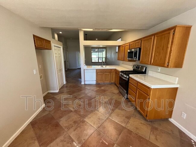 Building Photo - 1422 E Mesa Ct