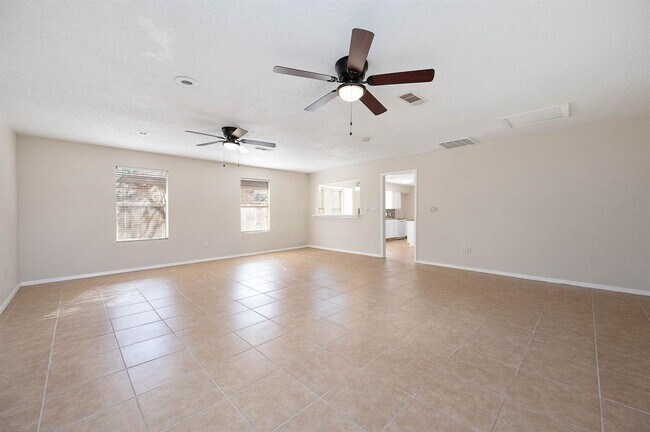 Building Photo - 10707 Forest Leaf Dr