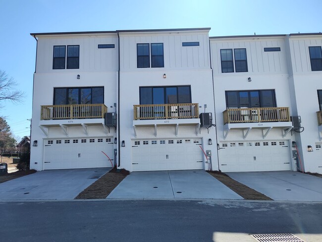 Building Photo - Beautiful Pristine, move-in ready Townhome...