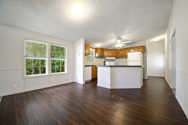 Kitchen - 4695 Old Sparta Rd