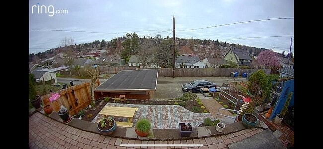 Building Photo - 3219 31st Ave W