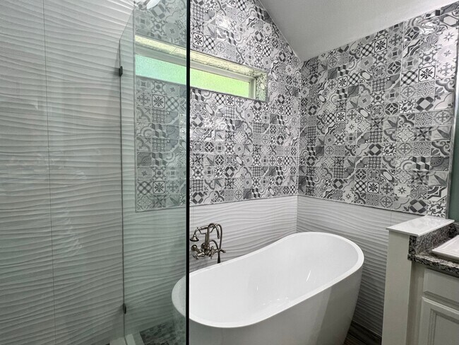 Building Photo - 211 Pleasant Hl Wy