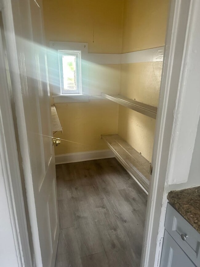 Building Photo - 3 bedroom single family home
