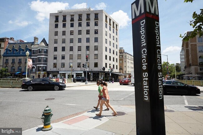Building Photo - 1715 Q St NW