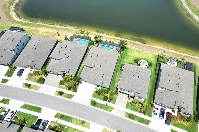 Building Photo - 14610 Red Castle Ave