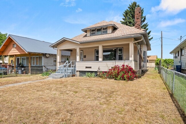 Building Photo - 2624 W Eighth Ave