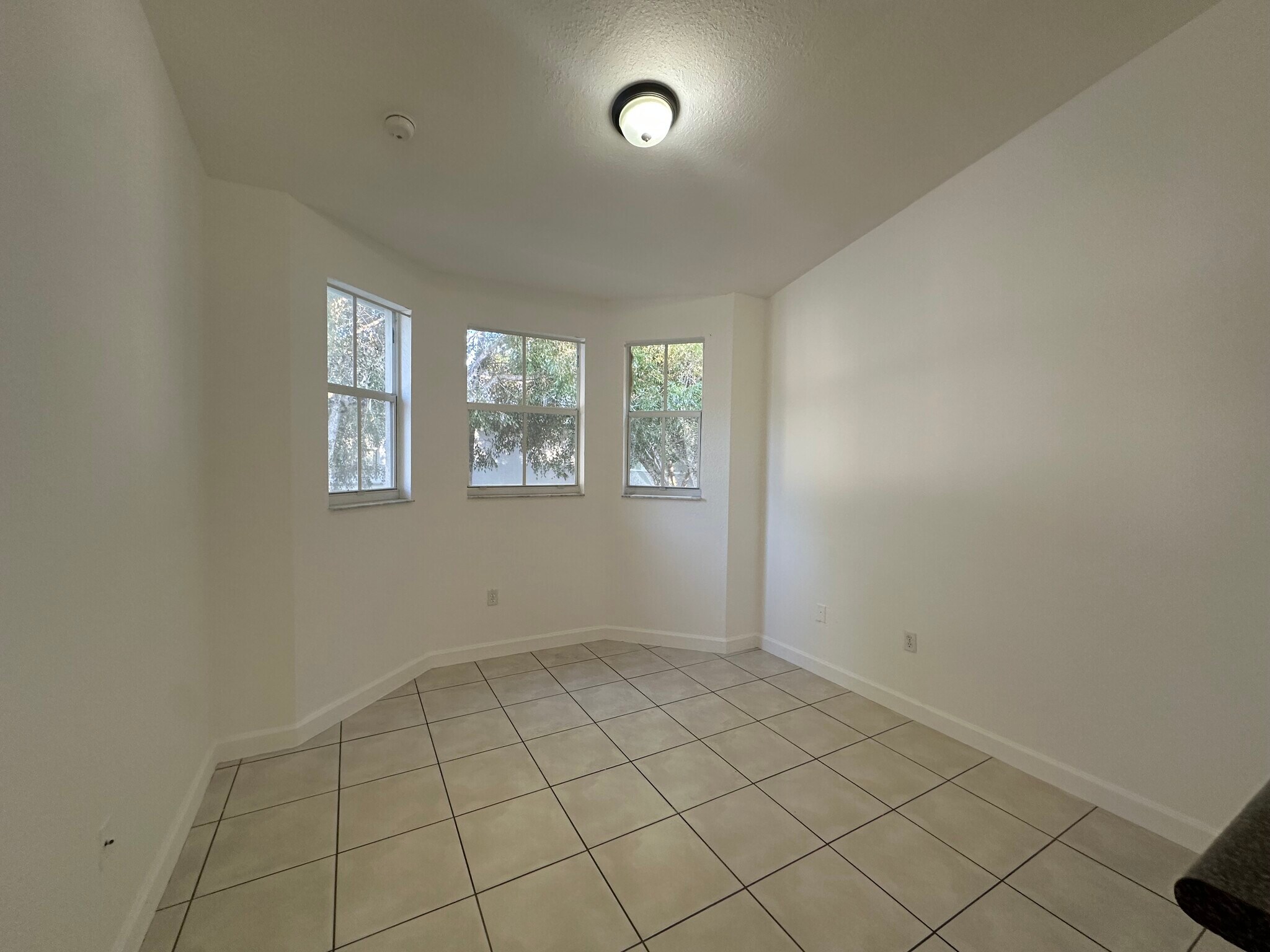 Building Photo - 2755 SE 16th Ave