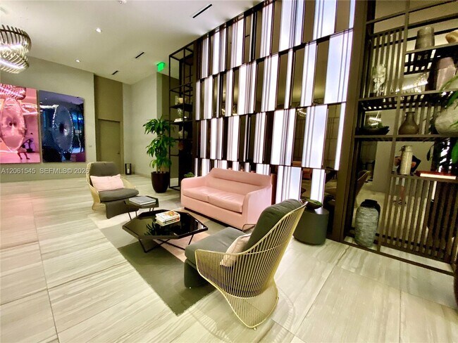 Building Photo - 4010 S Ocean Dr