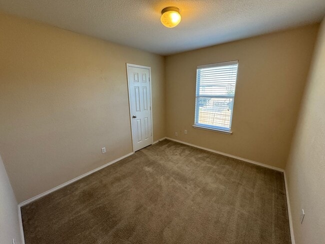 Building Photo - 107 W Gemini Ln