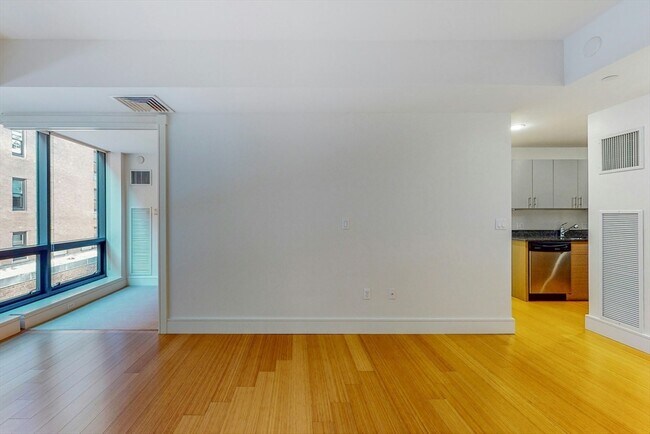 Building Photo - 45 Province St