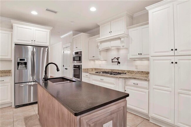 Building Photo - 7256 Atlanta Cir